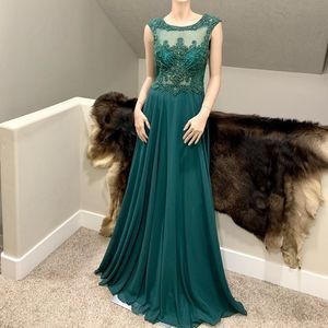 Embroidered Lace And Exquisite Crystal Beads & Pearls Chiffon Evening Dress